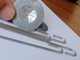 La paloma que impermeabiliza órdenes solares se ennegrece para pintar los clips de aluminio de la velocidad